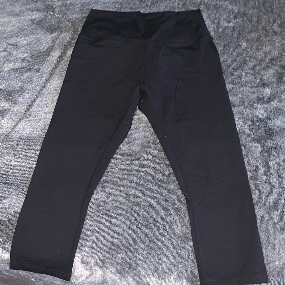 Zyia Active capri leggings
